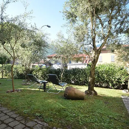 Flat Le Vigne كومو